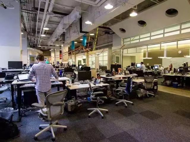 美國facebook企業普通員工使用國際品牌Herman Miller人體工學椅